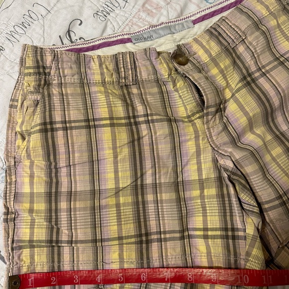 Shorts - Picture 2 of 5